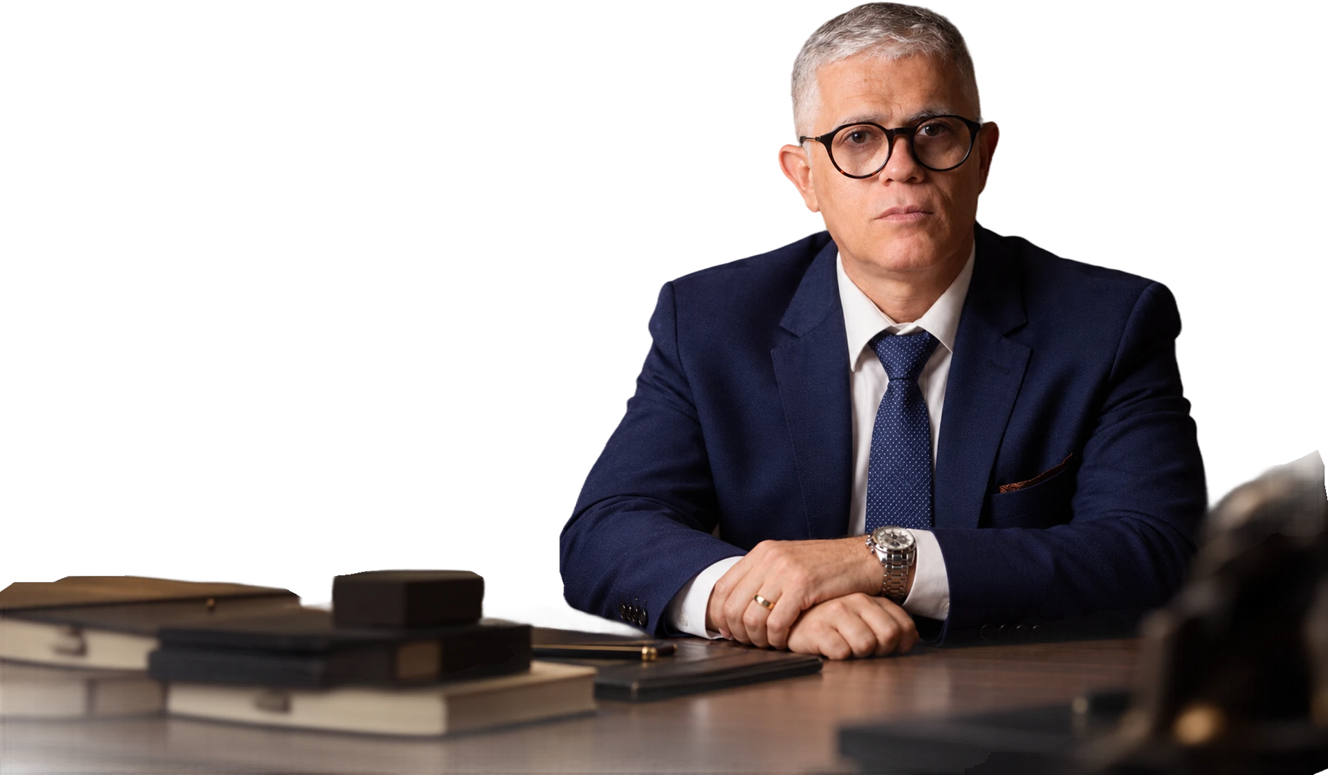 Robinson Macena em seu escritório